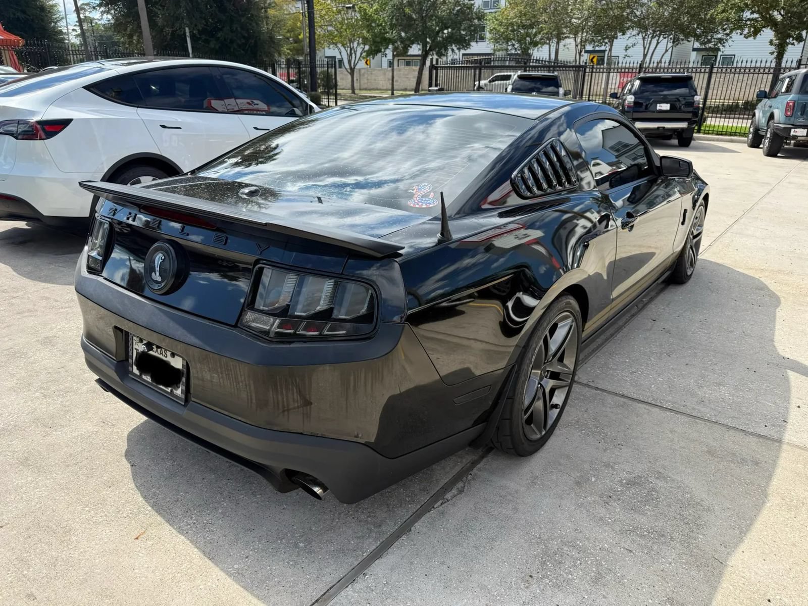 Used 2012 Ford Mustang Shelby GT500 RWD image 3