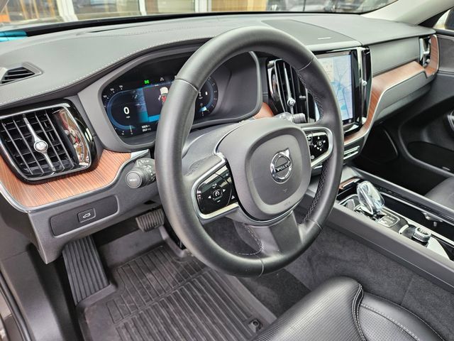 Certified 2023 Volvo XC60 B5 Ultimate w/ Climate Package AWD/4WD image 19
