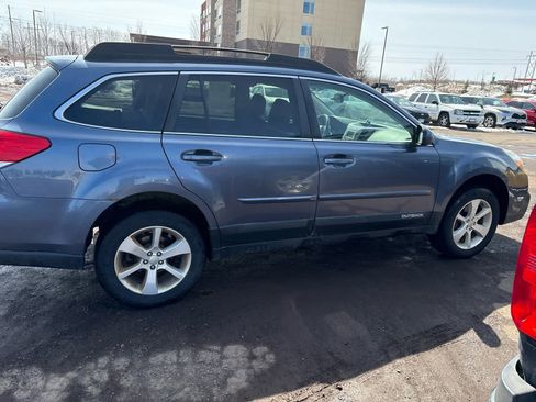 Used 2014 Subaru Outback 2.5i Premium AWD/4WD image 8