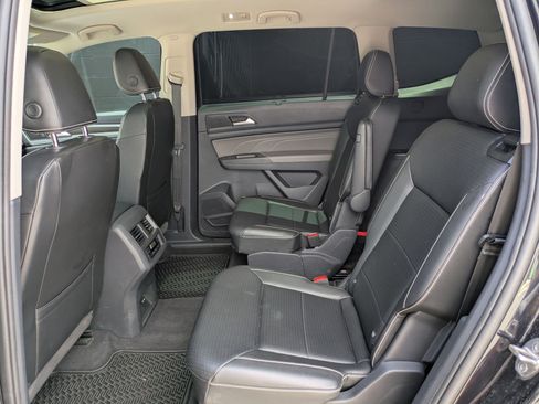 Used 2022 Volkswagen Atlas SE w/ Panoramic Sunroof Package AWD/4WD image 24