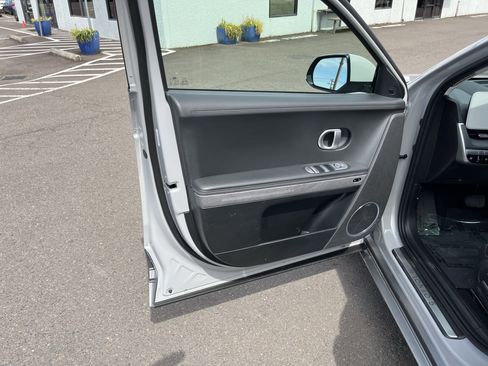 Certified 2024 Hyundai Ioniq 5 Limited AWD/4WD image 16
