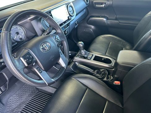 Certified 2022 Toyota Tacoma TRD Off-Road RWD image 9