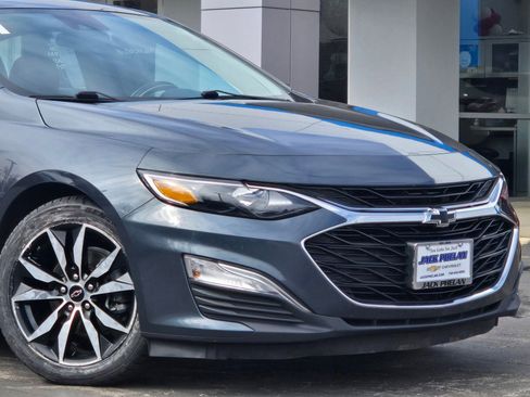 Certified 2021 Chevrolet Malibu RS image 3