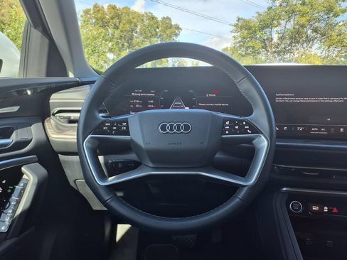 Used 2025 Audi Q5 Premium Plus w/ Premium Plus AWD/4WD image 14