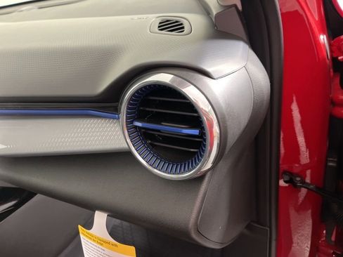 New 2026 Chevrolet Trax LT image 18