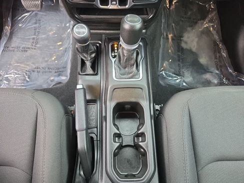 Used 2023 Jeep Wrangler Unlimited w/ 8.4" Radio Group AWD/4WD image 17