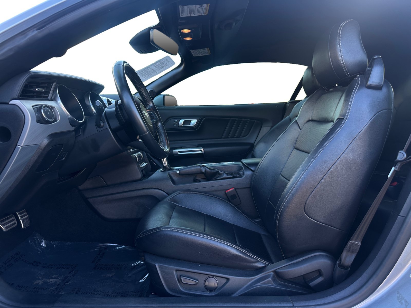Used 2022 Ford Mustang Premium RWD image 9
