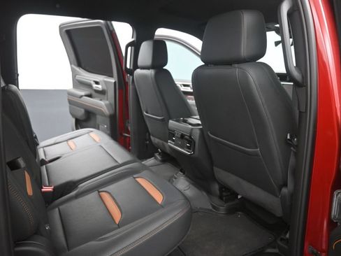 Used 2024 GMC Sierra 1500 AT4 w/ Technology Package AWD/4WD image 10