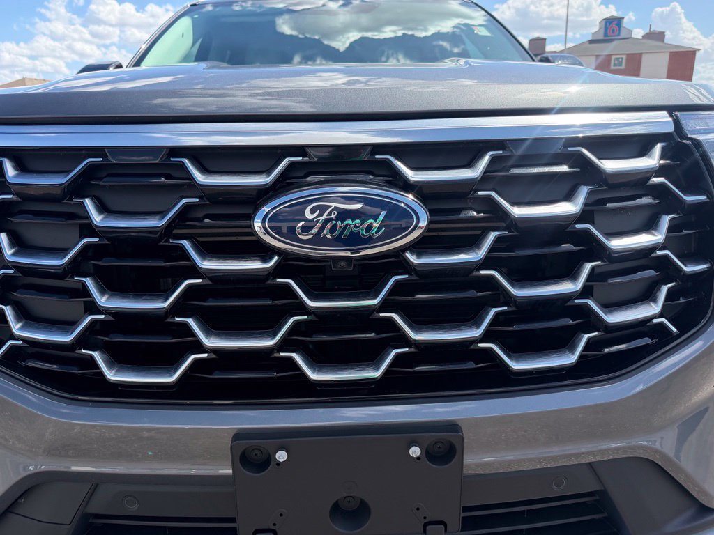 Used 2025 Ford Explorer Platinum w/ Ultimate Package AWD/4WD image 7