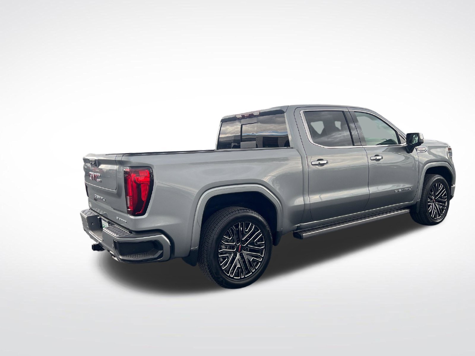 Used 2026 GMC Sierra 1500 Denali w/ Denali Reserve Package AWD/4WD image 3