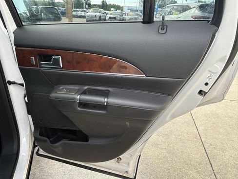 Used 2014 Lincoln MKX AWD w/ Equipment Group 101A image 15