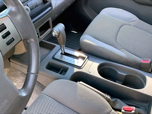 Used 2012 Nissan Frontier SV w/ SV Premium Utility Pkg image 16