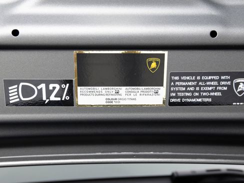 Used 2020 Lamborghini Aventador SVJ image 70