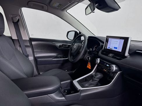 Used 2025 Toyota RAV4 LE image 37