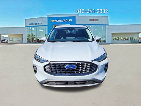 Used 2025 Ford Escape Platinum w/ Premium Technology Package image 2
