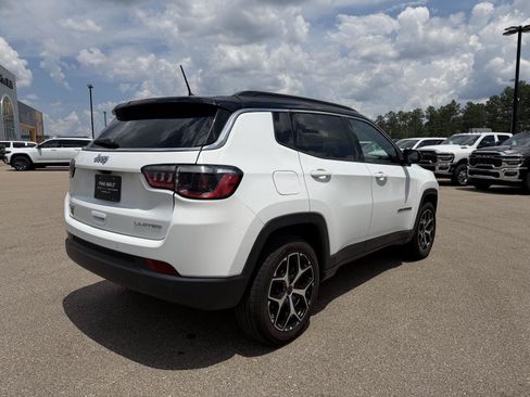 Certified 2025 Jeep Compass Limited AWD/4WD image 6
