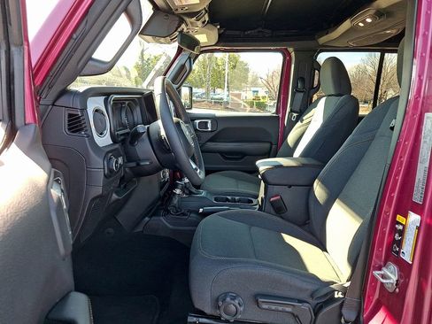 Used 2024 Jeep Wrangler Sahara w/ Safety Group image 13