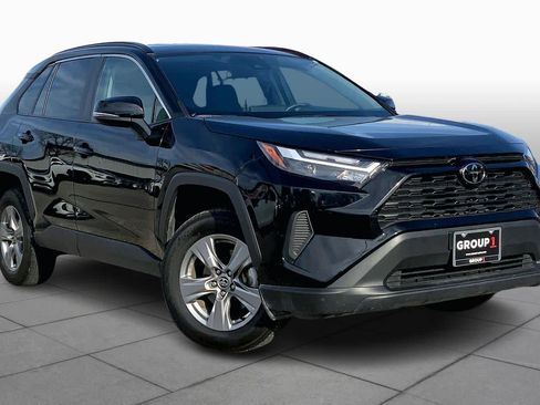 Used 2024 Toyota RAV4 XLE image 3