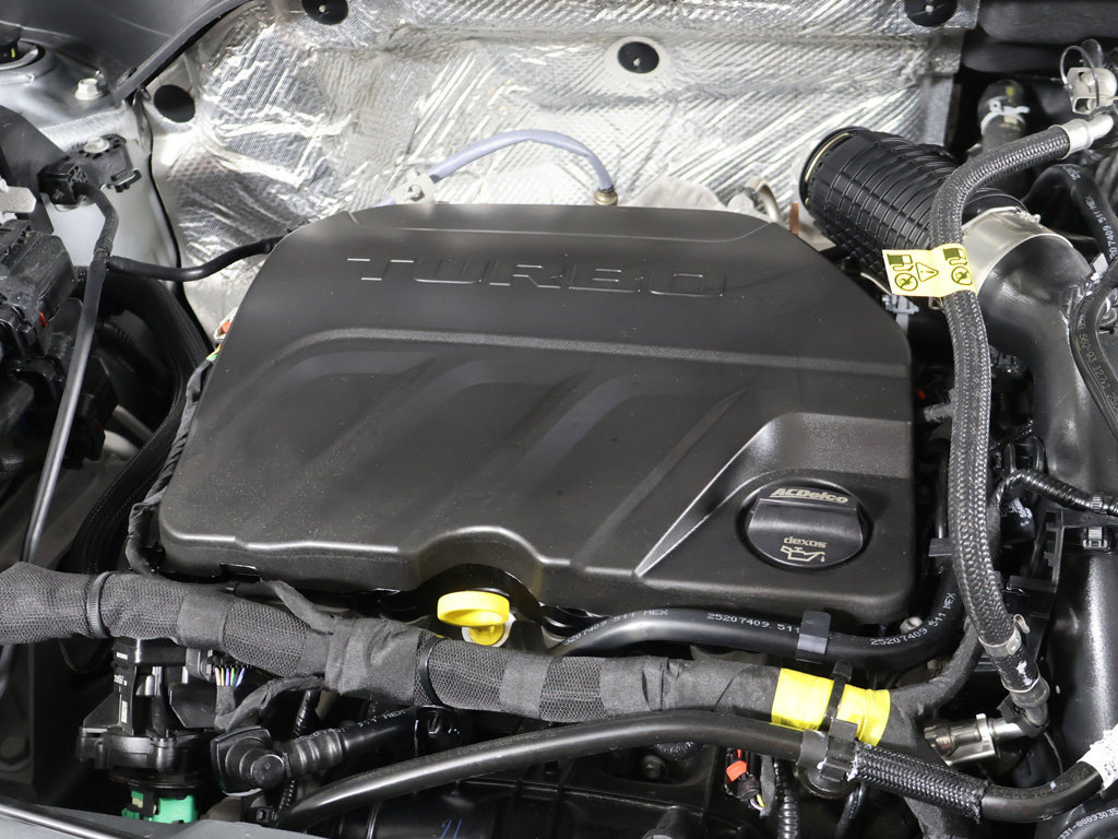 Used 2025 Chevrolet Trax RS FWD image 14