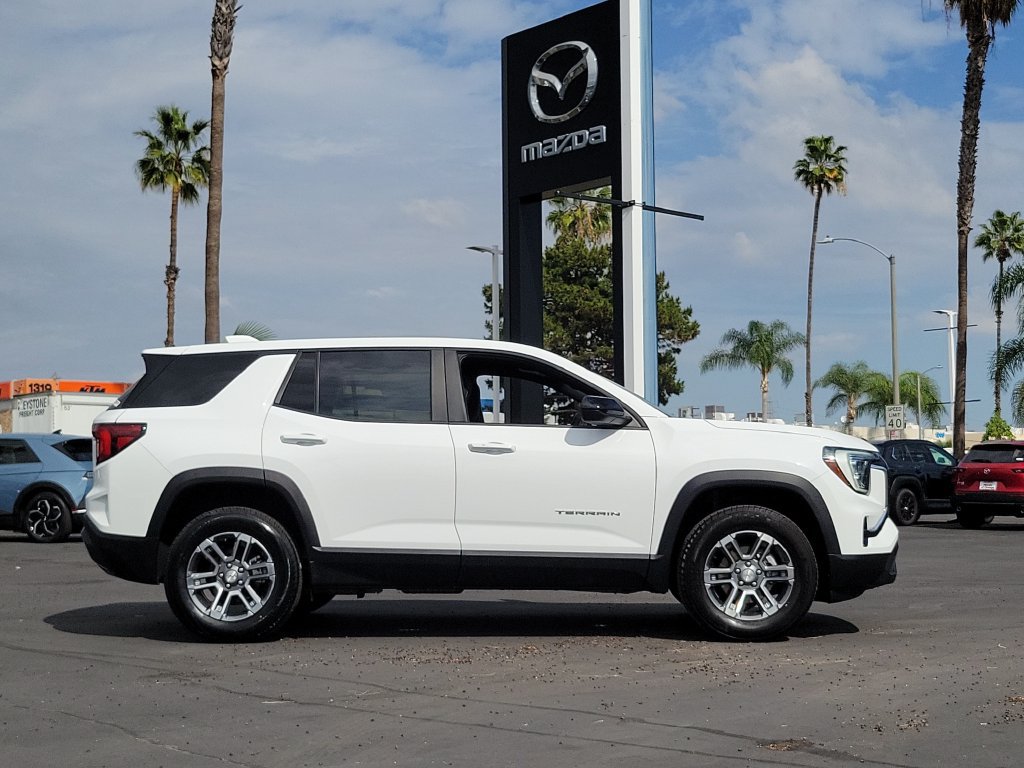 Used 2025 GMC Terrain Elevation AWD/4WD image 34