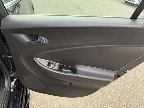 Used 2018 Chevrolet Volt Premier w/ Driver Confidence Package image 11