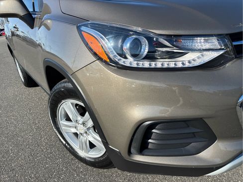 Used 2021 Chevrolet Trax LT w/ Driver Confidence Package image 25