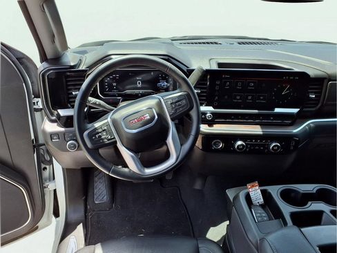 Used 2024 GMC Sierra 1500 SLT AWD/4WD image 7