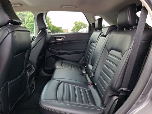 Used 2024 Ford Edge SEL AWD/4WD image 9