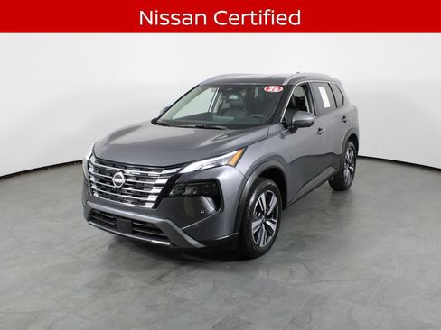 Certified 2026 Nissan Rogue SL FWD image 2