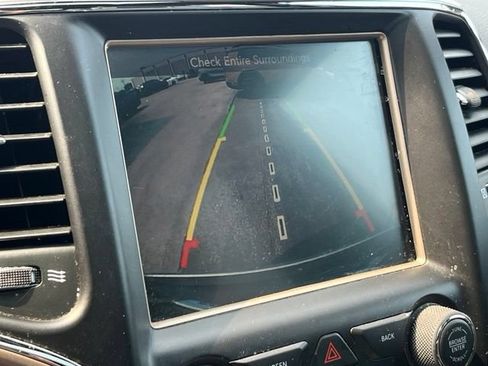Used 2016 Jeep Grand Cherokee Limited AWD/4WD image 25