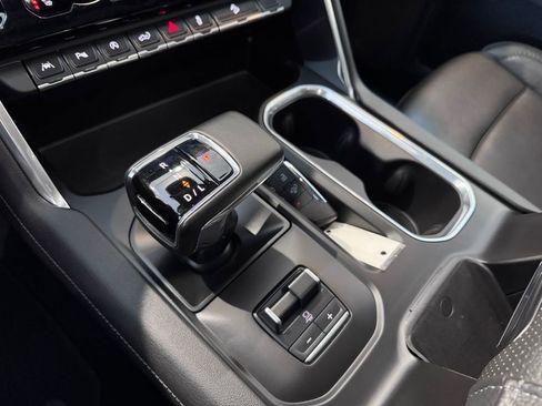 Certified 2025 GMC Sierra 1500 Denali image 25