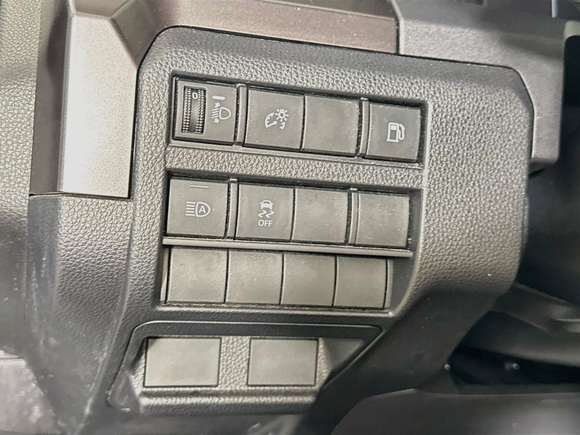 Certified 2025 Toyota 4Runner SR5 AWD/4WD image 11