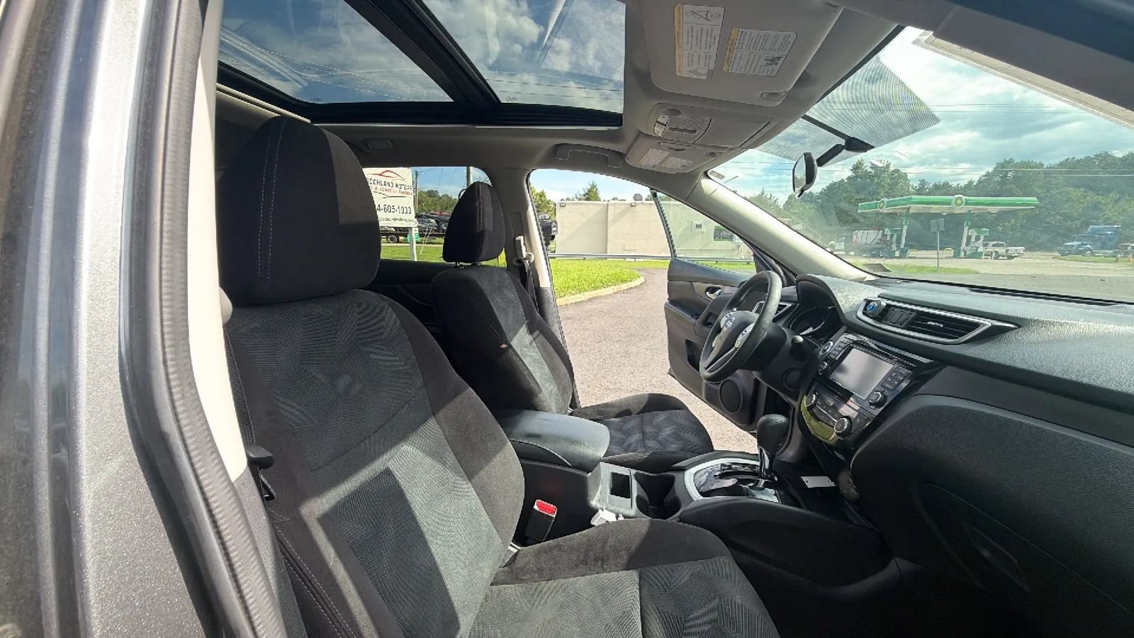 Used 2014 Nissan Rogue SV w/ SV Premium Package AWD/4WD image 53