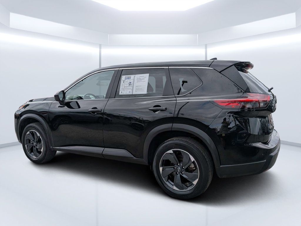 Used 2025 Nissan Rogue SV AWD/4WD image 6