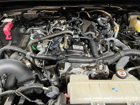 Certified 2025 Toyota Tacoma SR5 AWD/4WD image 26