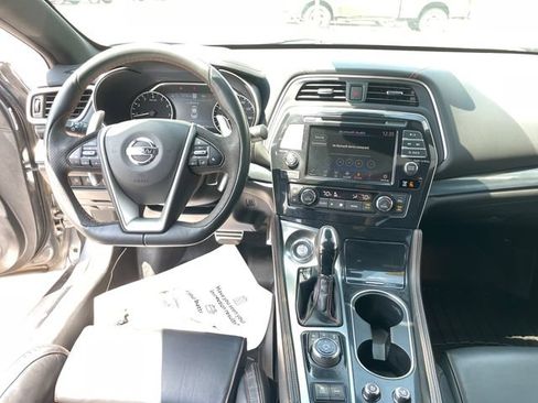 Used 2021 Nissan Maxima SR w/ Sport Mat Group FWD image 15