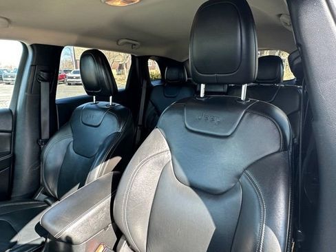Used 2015 Jeep Cherokee Limited image 28