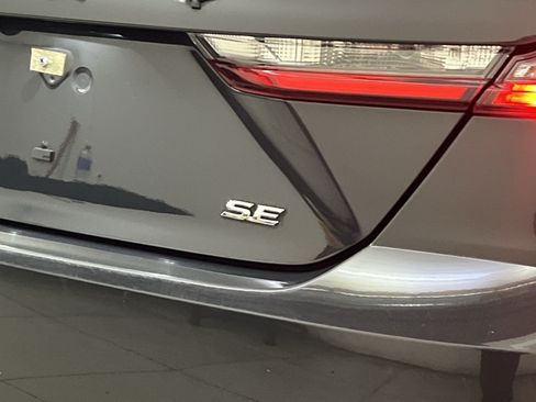 Used 2025 Toyota Camry SE FWD image 28