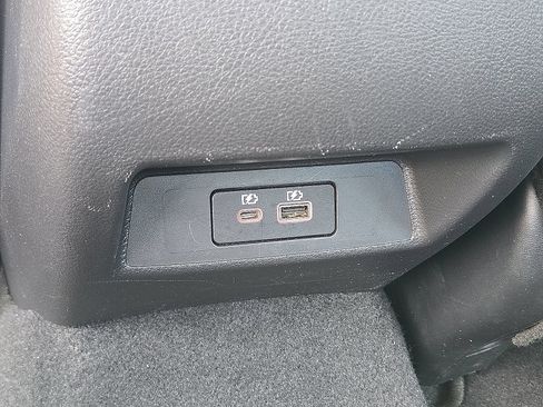 Used 2025 Nissan Altima 2.5 SV FWD image 15