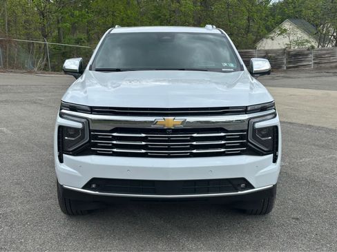 Used 2026 Chevrolet Suburban Premier AWD/4WD image 2