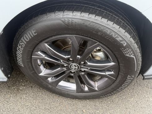Certified 2025 Toyota Sienna XSE w/ XSE Plus Package AWD/4WD image 22