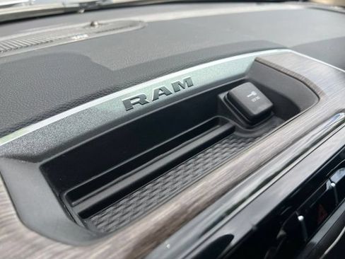 Used 2019 RAM 1500 Laramie AWD/4WD image 27