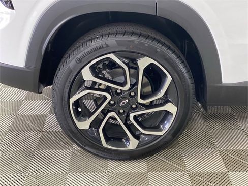 Certified 2026 Chevrolet Trax RS image 36