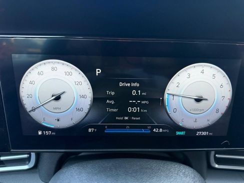 Used 2023 Hyundai Elantra SEL w/ Convenience Package FWD image 37