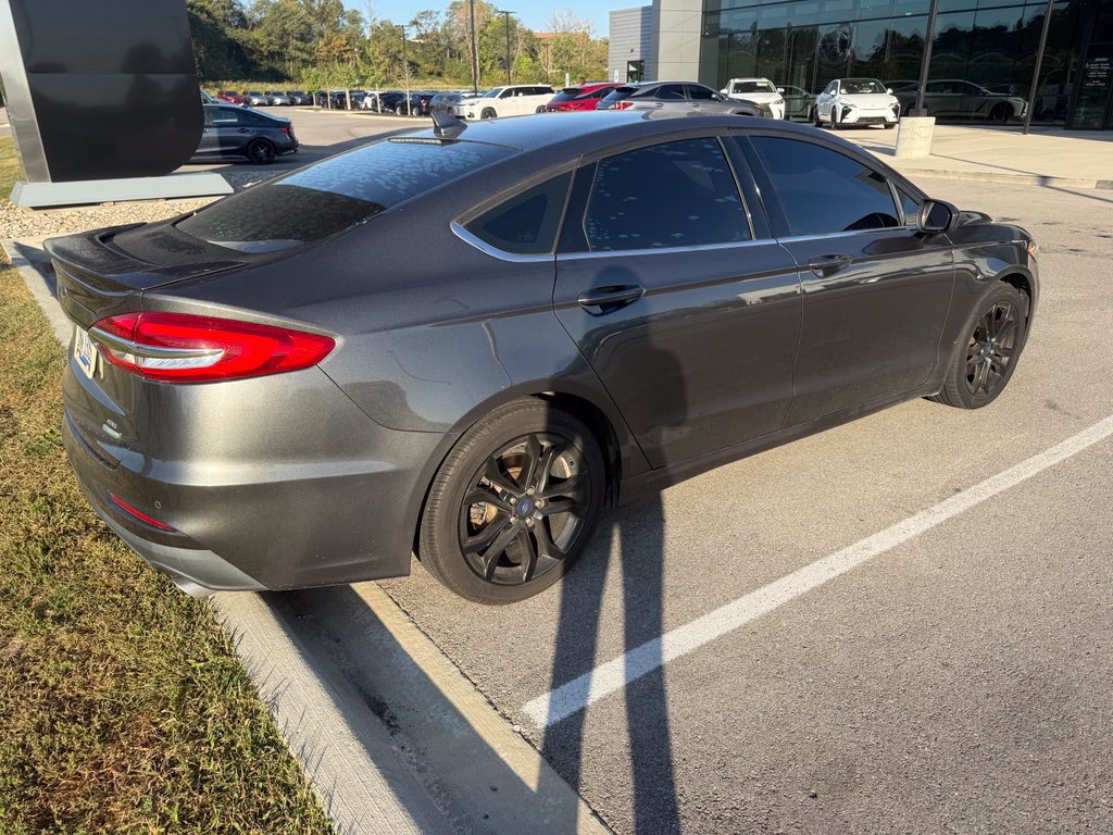 Used 2019 Ford Fusion SE w/ Equipment Group 151A FWD image 11