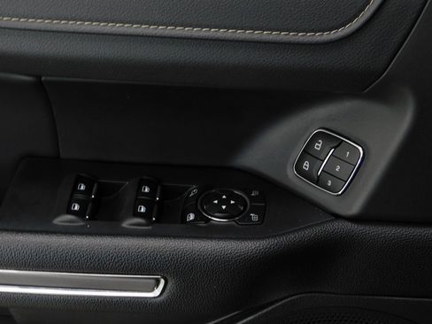 Used 2024 Ford Expedition XLT image 26