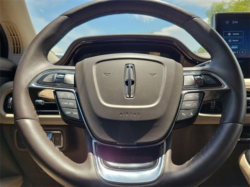 Certified 2023 Lincoln Nautilus Reserve image 13