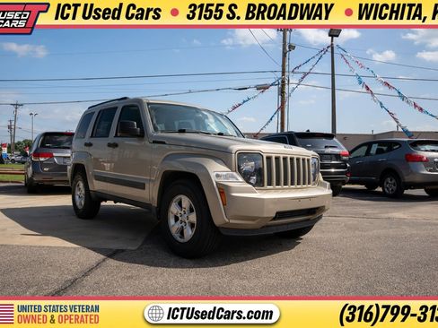 Used 2010 Jeep Liberty Sport w/ Popular Equipment Group AWD/4WD image 8