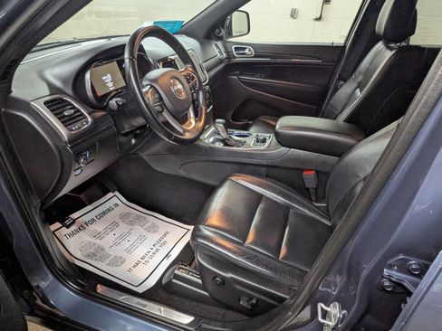 Used 2021 Jeep Grand Cherokee Limited w/ Trailer Tow Group IV image 13