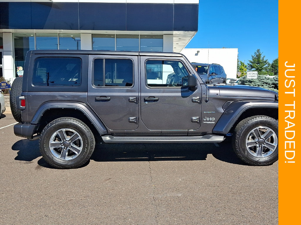 Used 2022 Jeep Wrangler Unlimited Sahara w/ Cold Weather Group AWD/4WD image 7